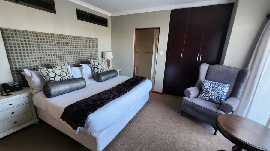 6 Bedroom Property for Sale in Groenvlei Free State